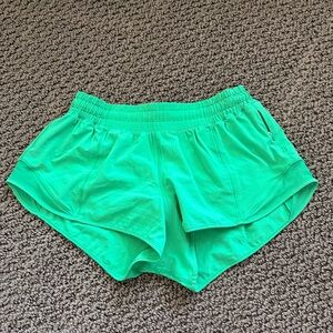 2.5 in Hottie Hot Shorts - Bright Green